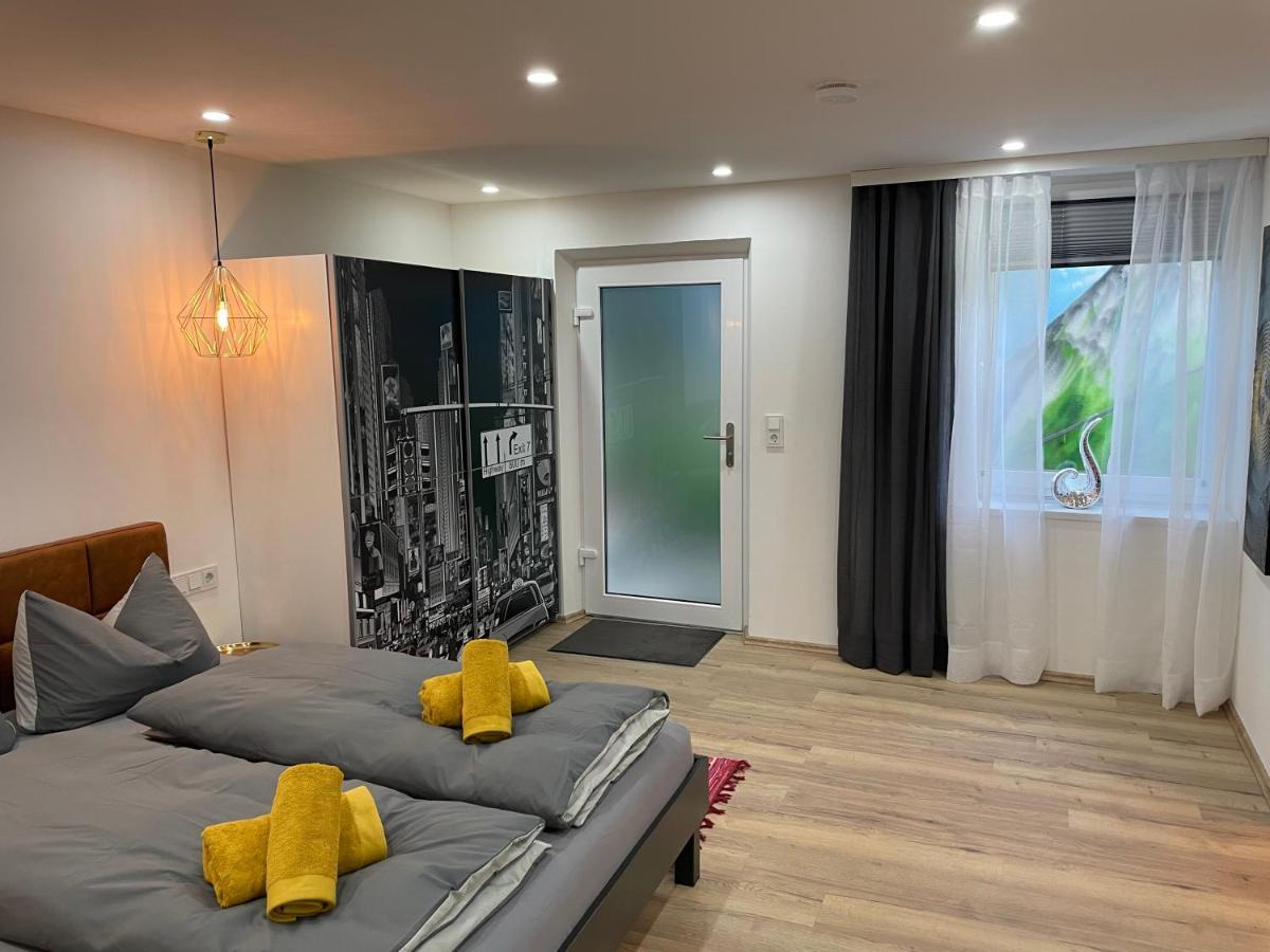 Aussergewoehnliche Kellerloft Appartement Innsbruck Buitenkant foto